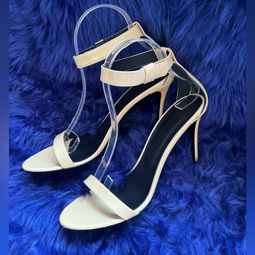 New! THEORY Glossy Patent Strappy Heeled Sandals - Picture 9 of 13